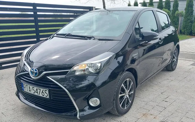 tarnobrzeg Toyota Yaris cena 47900 przebieg: 58000, rok produkcji 2015 z Tarnobrzeg